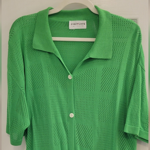 First Love NWOT Buttondown Top Large - Picture 7 of 9